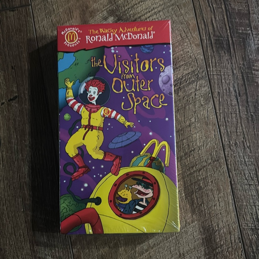 🛍️Free with Bundle🛍️ Ronald McDonalds VHS “The Visitors from Outer Space”.